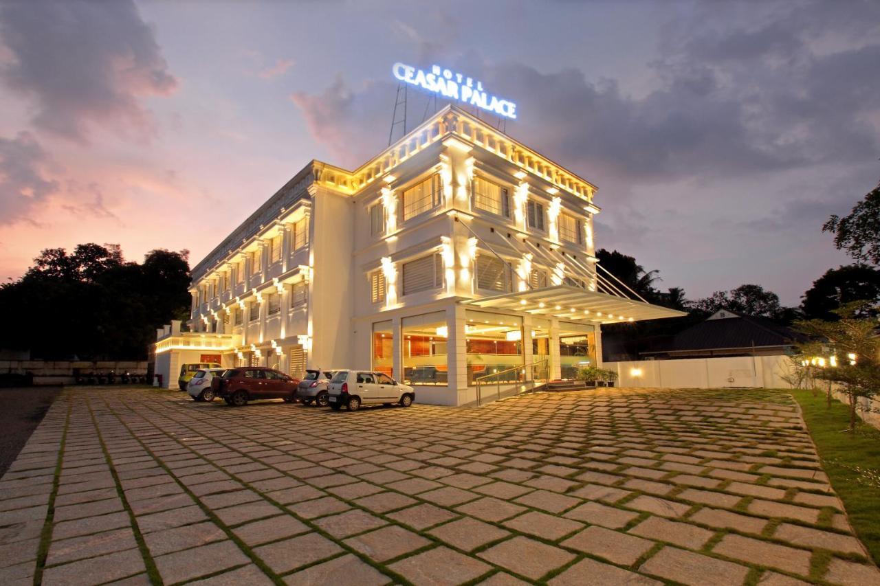 Hotel Ceasar Palace Thodupuzha Екстериор снимка