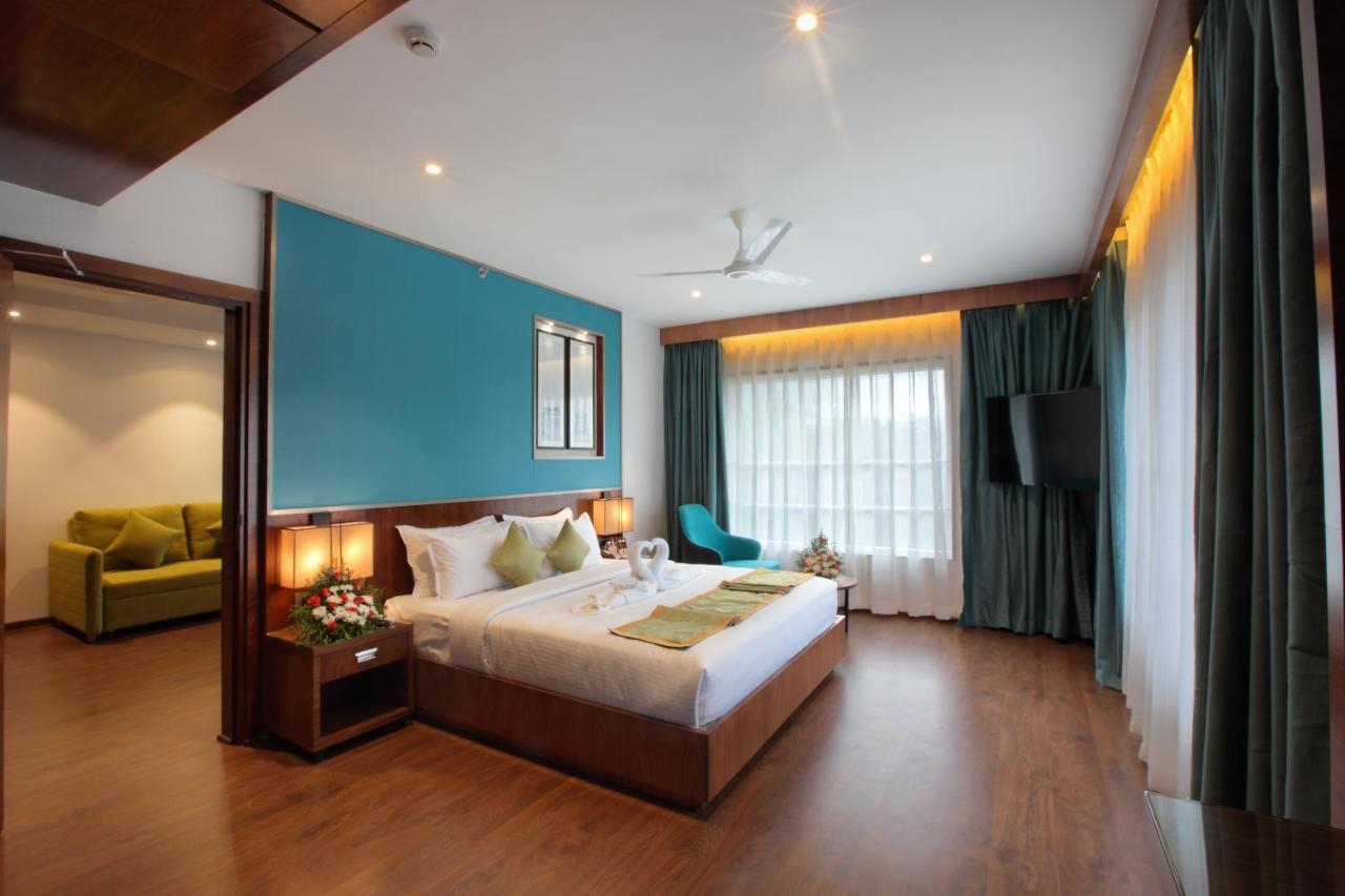 Hotel Ceasar Palace Thodupuzha Екстериор снимка